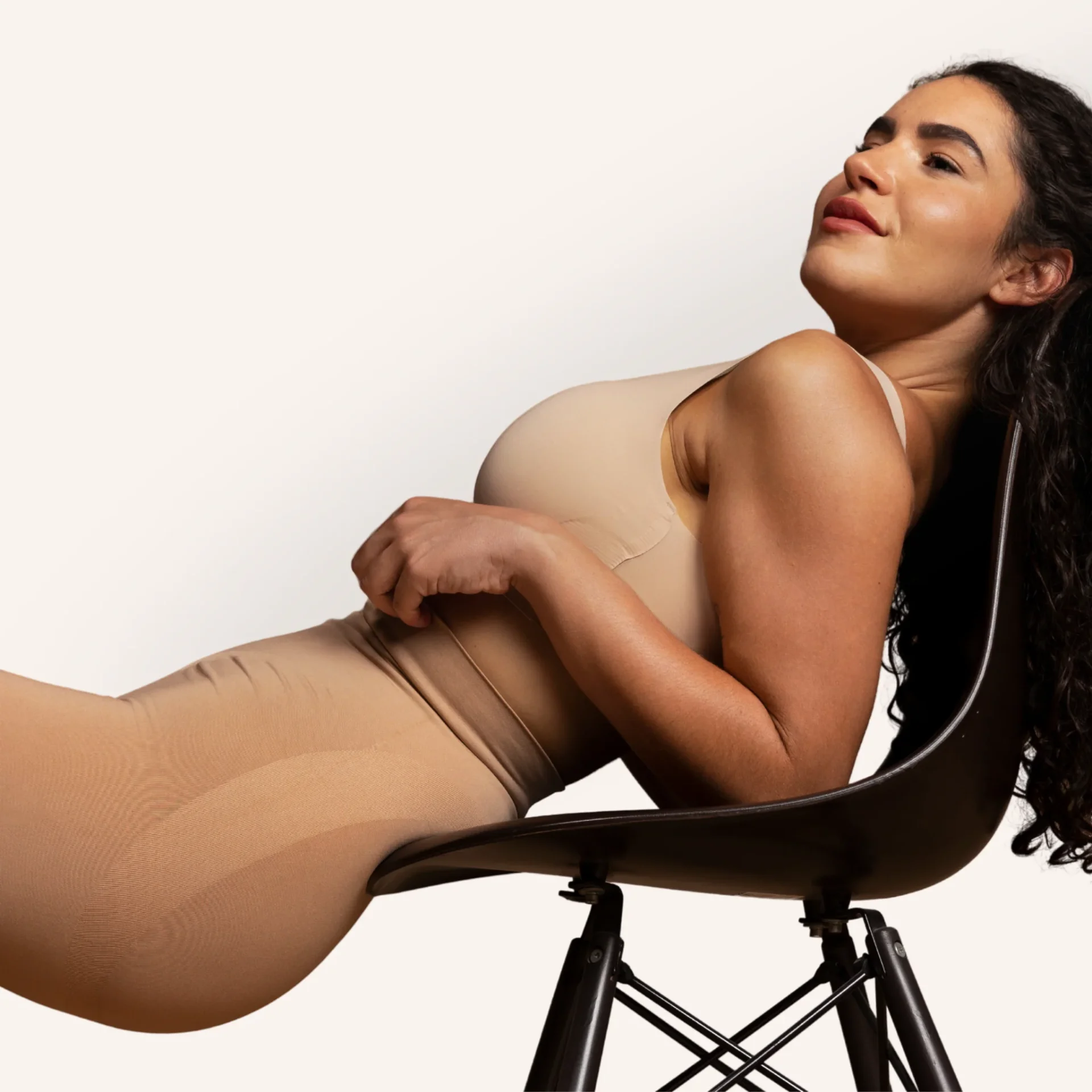 Model reclining in Shapely sculpting essentials